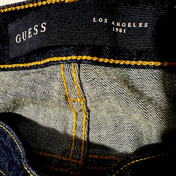 Guess Jeans - Picture 3 of 5